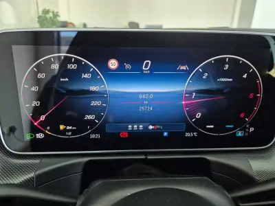 Mercedes-Benz C 220 2024 - 49250 EUR, 25000 km - 25000km - foto 8 de 12