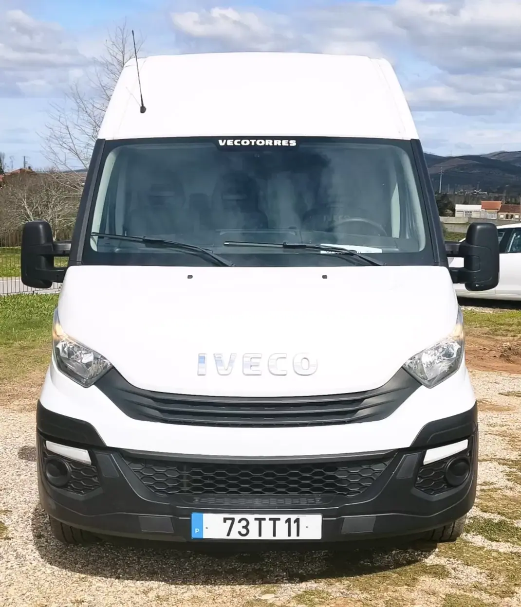 Iveco Daily 2.3 35 S 140 Isotérmica 2017 - 13813 EUR, 330322 km - AUTO.MOTO.pt - 330322km - foto 2 de 10