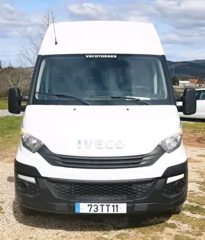 Iveco Daily 2.3 35 S 140 Isotérmica 2017 - 13813 EUR, 330322 km - AUTO.MOTO.pt - 330322km - foto 2 de 10