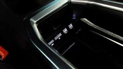 Audi e-tron 2019 - 42900 EUR, 78950 km - AUTO.MOTO.pt - 78950km - foto 48 de 58