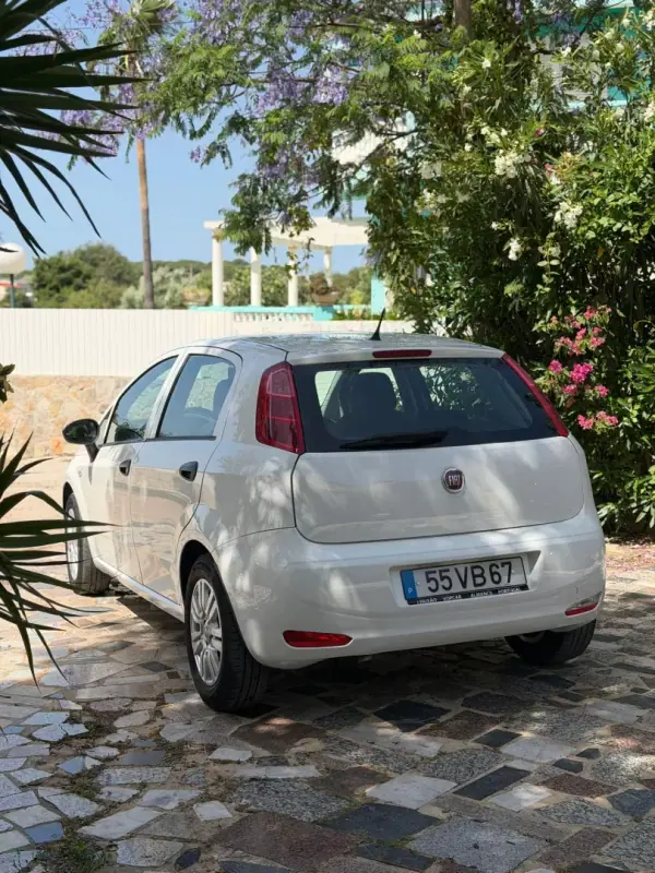 Fiat Punto 2018 - 8500 EUR, 111468 km - AUTO.MOTO.pt - 111468km - foto 4 de 9