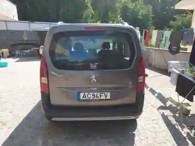 Peugeot Rifter 2020 - 18500 EUR, 125000 km - AUTO.MOTO.pt - 125000km - foto 3 de 14