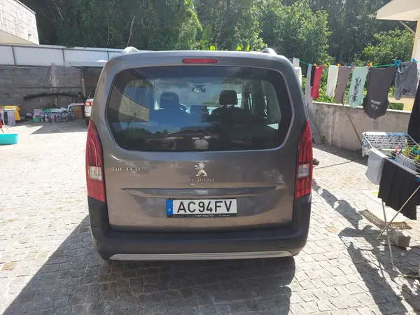 Peugeot Rifter 2020 - 18500 EUR, 125000 km - AUTO.MOTO.pt - 125000km - foto 3 de 14