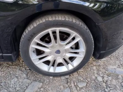 Lancia Delta 2008 - 3750 EUR, 220000 km - AUTO.MOTO.pt - 220000km - foto 9 de 28