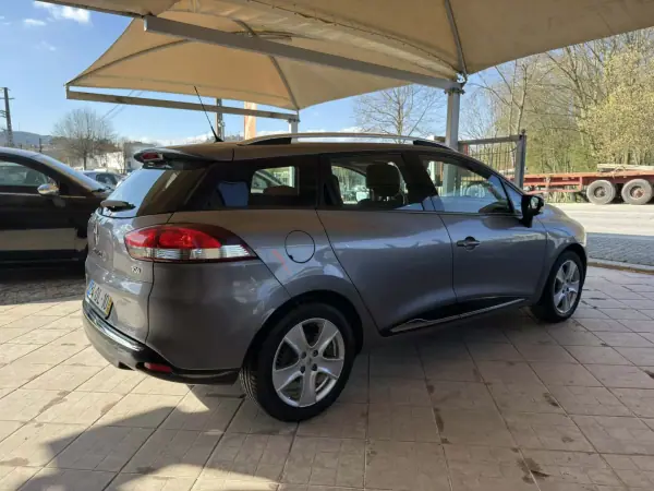 Renault Clio Sport Tourer 2014 - 8950 EUR, 143153 km - AUTO.MOTO.pt - 143153km - foto 9 de 30