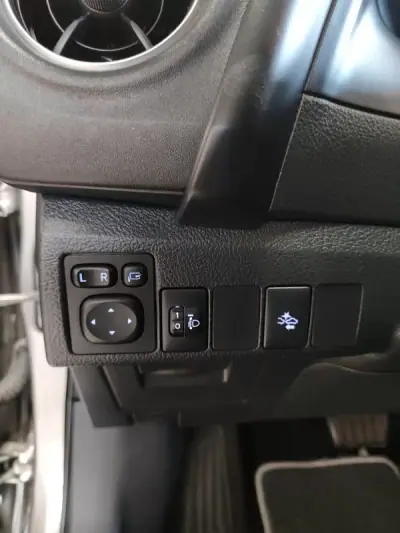 Toyota Auris Touring Sports 2018 - 16950 EUR, 109000 km - AUTO.MOTO.pt - 109000km - foto 24 de 37