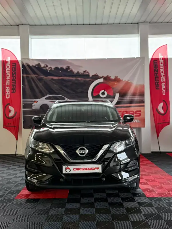 Nissan Qashqai 2018 - 14900 EUR, 136000 km - AUTO.MOTO.pt - 136000km - foto 2 de 9