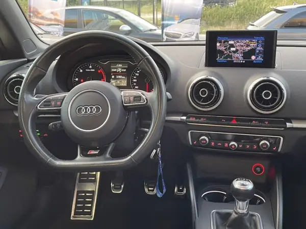 Audi A3 Cabrio 2015 - 25500 EUR, 115000 km - AUTO.MOTO.pt - 115000km - foto 23 de 33