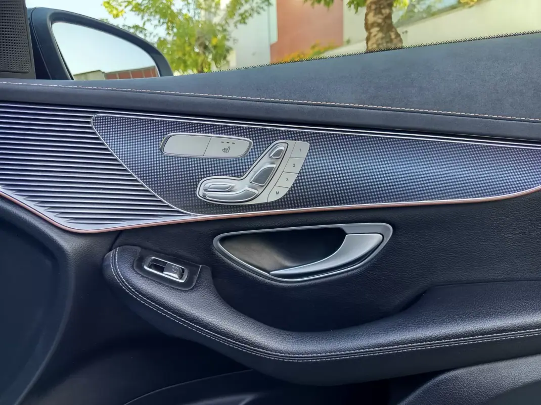 Mercedes-Benz EQC 2022 - 32990 EUR, 124900 km - 124900km - foto 23 de 27