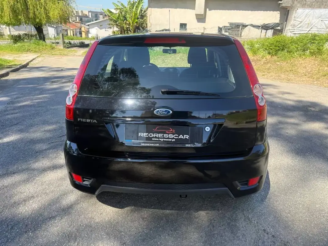 Ford Fiesta 2008 - 5700 EUR, 82000 km - AUTO.MOTO.pt - 82000km - foto 4 de 23