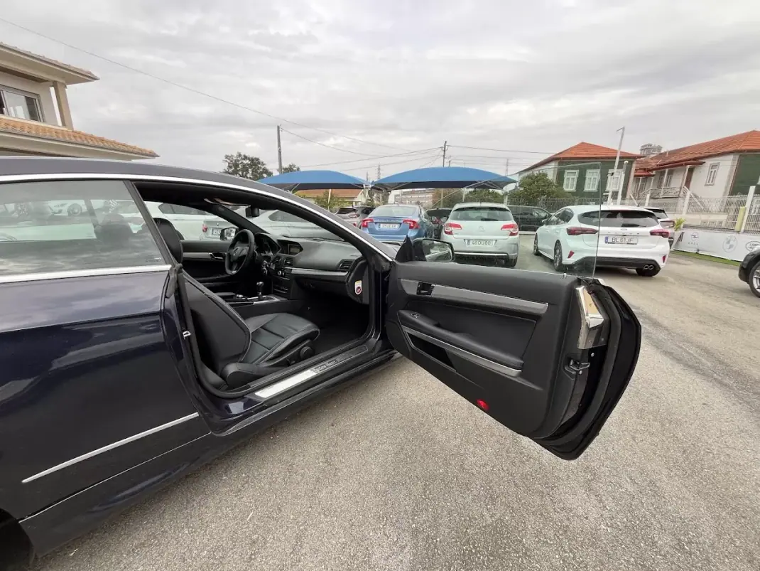 Mercedes-Benz E 250 2010 - 15950 EUR, 324000 km - AUTO.MOTO.pt - 324000km - foto 21 de 28