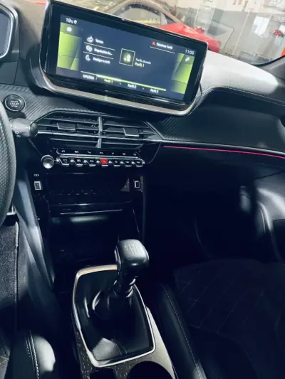 Peugeot 208 2022 - 15990 EUR, 75129 km - AUTO.MOTO.pt - 75129km - foto 32 de 35