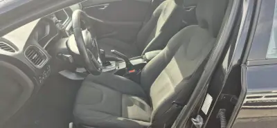 Volvo V40 2015 - 12400 EUR, 216200 km - AUTO.MOTO.pt - 216200km - foto 14 de 26