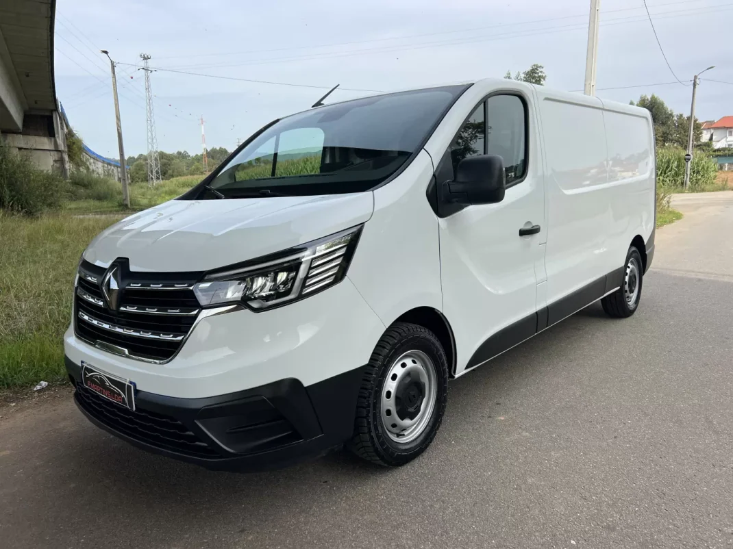 Renault TRAFIC 2.0 BlueDci L2H1 Longa Grand Confort 130 cv GPS 2022 - 21350 EUR, 46000 km - AUTO.MOTO.pt - 46000km - foto 1 de 34