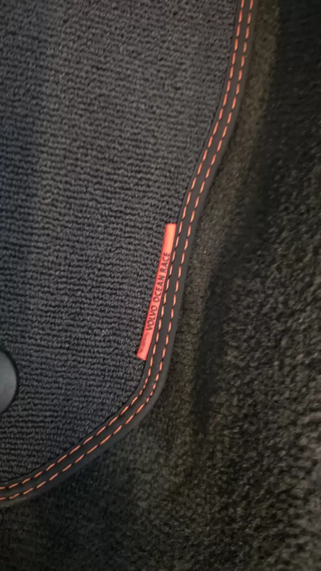 Volvo V60 2015 - 11900 EUR, 314478 km - AUTO.MOTO.pt - 314478km - foto 52 de 60