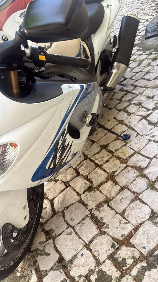 Suzuki Hayabusa 1340 2009 - 10900 EUR, 40000 km - AUTO.MOTO.pt - 40000km - foto 10 de 10