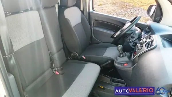 Renault Kangoo 2020 - 11950 EUR, 23421 km - AUTO.MOTO.pt - 23421km - foto 24 de 25