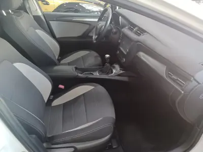 Toyota Avensis Touring Sports 2016 - 15980 EUR, 120621 km - AUTO.MOTO.pt - 120621km - foto 28 de 45