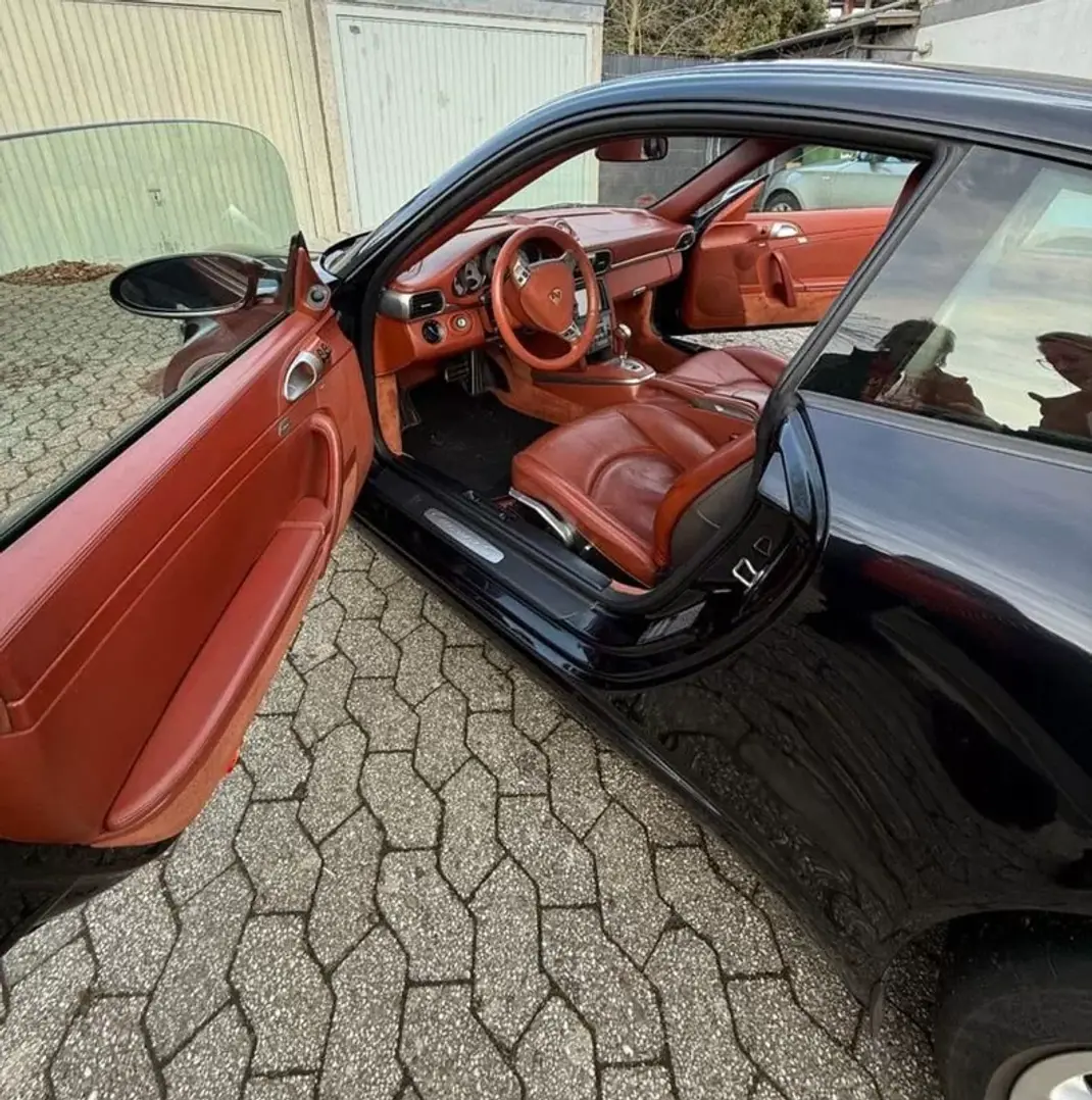 Porsche 911 2007 - 57000 EUR, 127289 km - 127289km - foto 32 de 37
