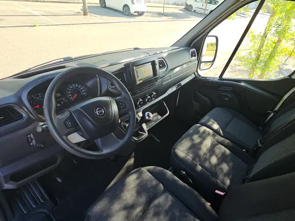 Opel Movano 2.2 BlueHDI 140 Cv L2H2 2021 - 12990 EUR, 240000 km - AUTO.MOTO.pt - 240000km - foto 9 de 17
