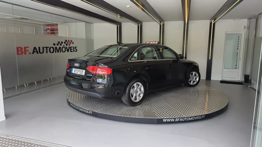 Audi A4 2008 - 9750 EUR, 235508 km - AUTO.MOTO.pt - 235508km - foto 4 de 51