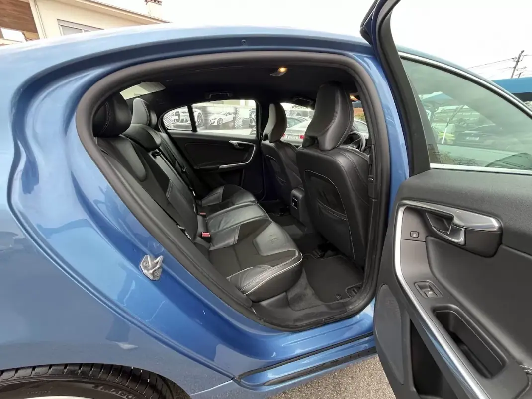 Volvo S60 2015 - 11950 EUR, 225000 km - AUTO.MOTO.pt - 225000km - foto 37 de 53