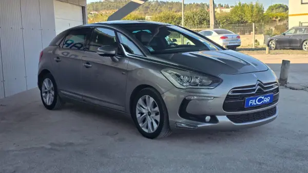 DS DS5 2.0 Hybrid4 Sport Chic 2013 Híbrido (Diesel)
