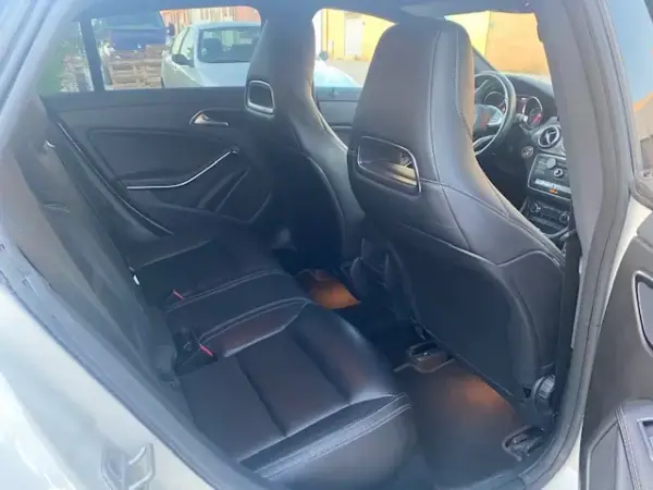 Mercedes-Benz CLA 200 2017 - 22990 EUR, 145650 km - AUTO.MOTO.pt - 145650km - foto 12 de 20
