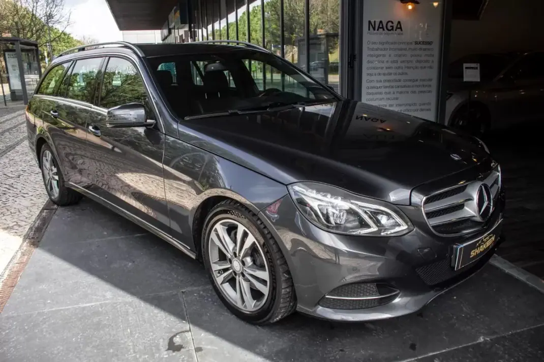 Mercedes-Benz E 300 2015 - 15990 EUR, 256669 km - AUTO.MOTO.pt - 256669km - foto 6 de 36