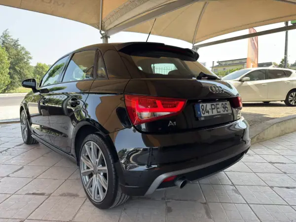 Audi A1 Sportback 2014 - 15750 EUR, 119146 km - 119146km - foto 6 de 26