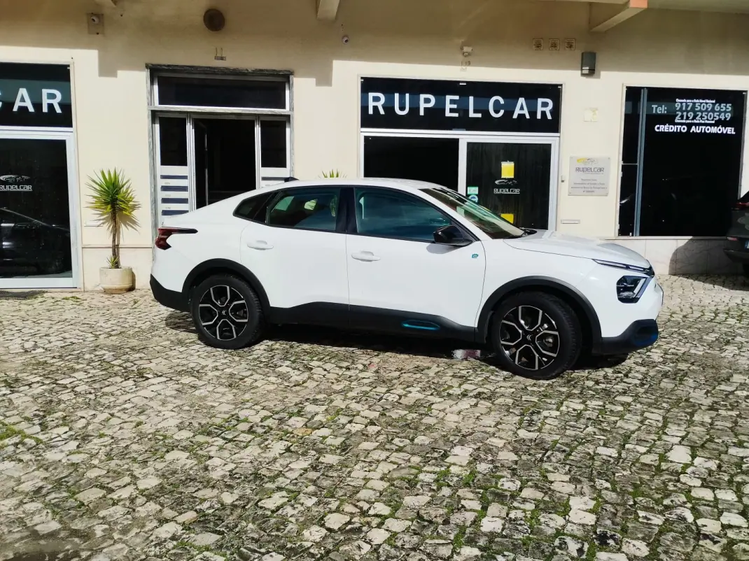 Citroën e-C4 X 2023 - 22500 EUR, 9760 km - AUTO.MOTO.pt - 9760km - foto 3 de 29