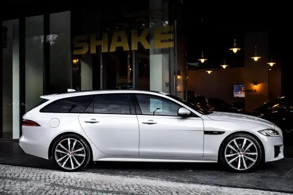 Jaguar XF Sportbrake 2019 - 23990 EUR, 147458 km - AUTO.MOTO.pt - 147458km - foto 5 de 47
