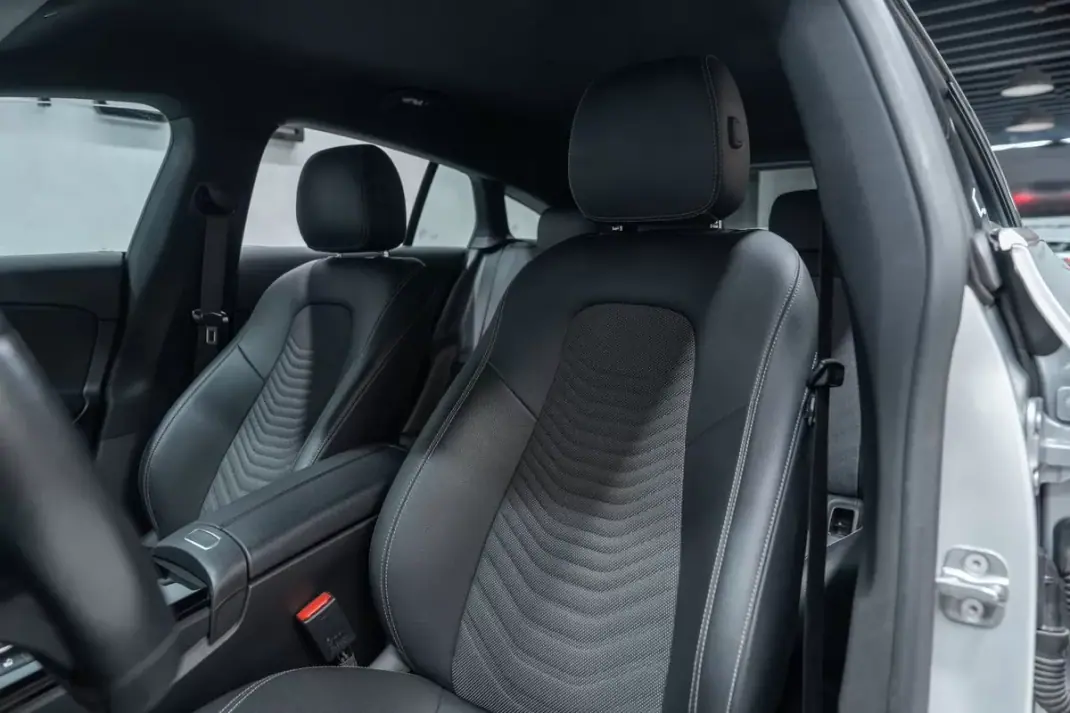 Mercedes-Benz CLA 180 2023 - 29950 EUR, 70000 km - AUTO.MOTO.pt - 70000km - foto 19 de 43