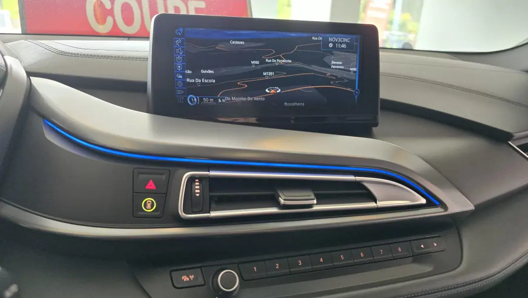 BMW i8 2015 - 62500 EUR, 132830 km - 132830km - foto 42 de 50