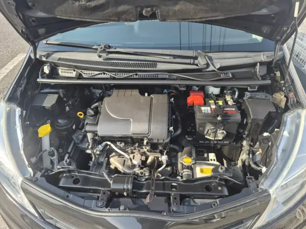 Toyota Yaris 2012 - 8900 EUR, 148050 km - AUTO.MOTO.pt - 148050km - foto 27 de 30