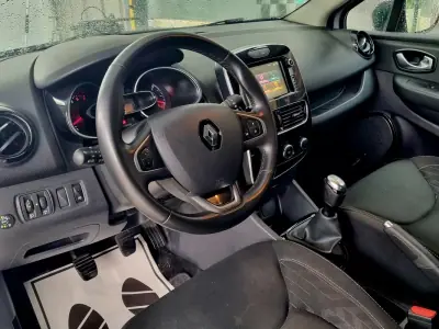 Renault Clio 2019 - 11500 EUR, 90000 km - AUTO.MOTO.pt - 90000km - foto 9 de 9