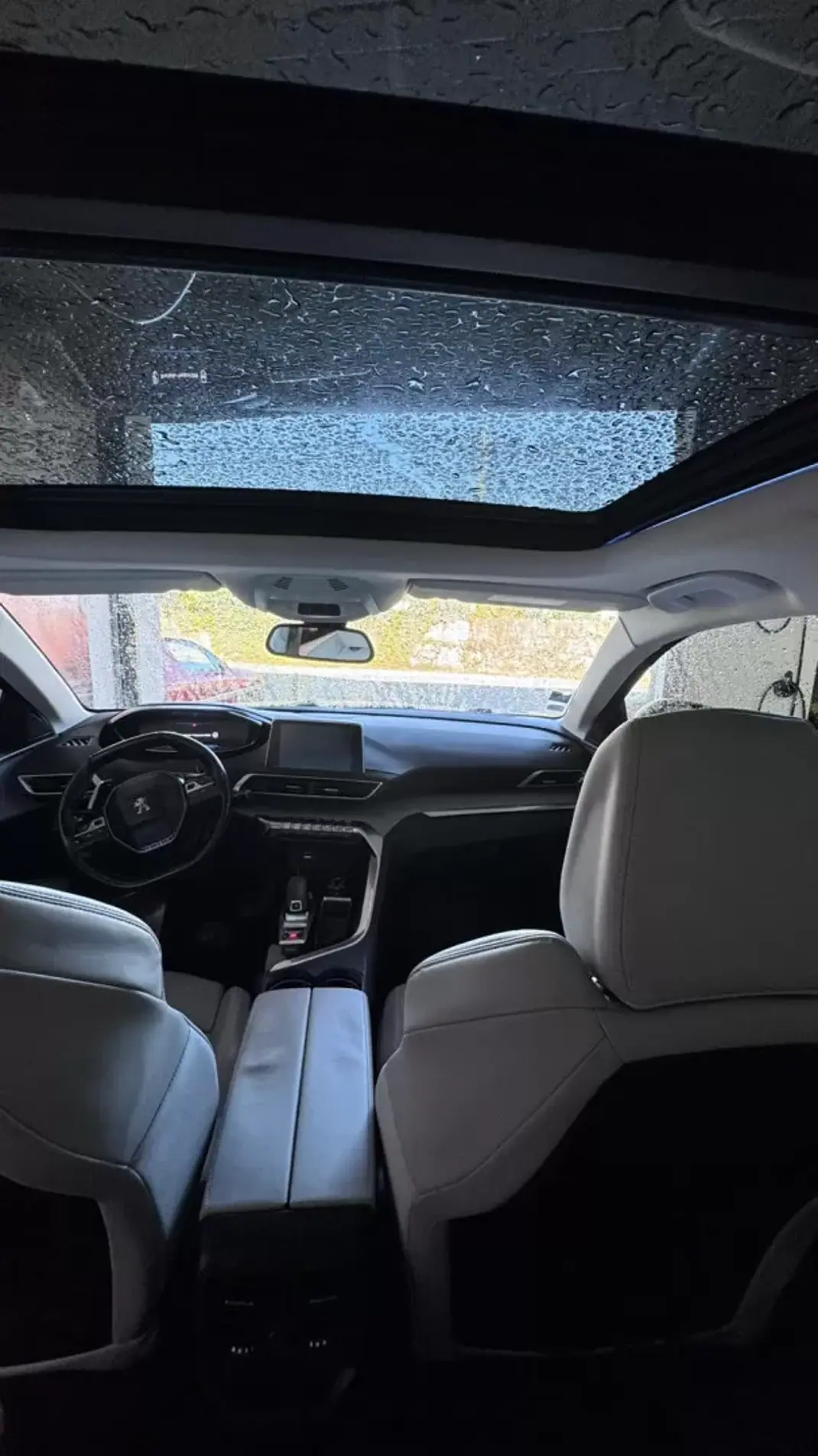 Peugeot 3008 2018 - 18900 EUR, 115000 km - AUTO.MOTO.pt - 115000km - foto 33 de 46