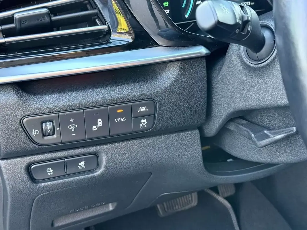 Kia e-Niro 2020 - 19900 EUR, 67500 km - AUTO.MOTO.pt - 67500km - foto 17 de 23