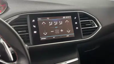 Peugeot 308 2019 - 14900 EUR, 50000 km - AUTO.MOTO.pt - 50000km - foto 19 de 51