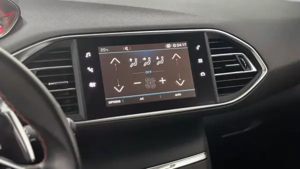 Peugeot 308 2019 - 14500 EUR, 50000 km - AUTO.MOTO.pt - 50000km - foto 19 de 51