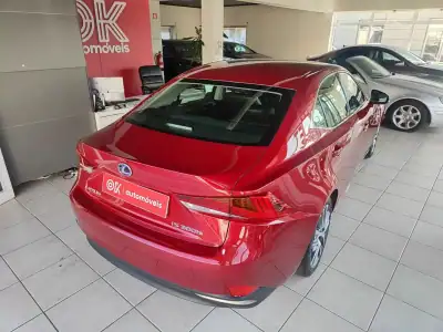 Lexus IS 300H 2017 - 25900 EUR, 68000 km - AUTO.MOTO.pt - 68000km - foto 12 de 38