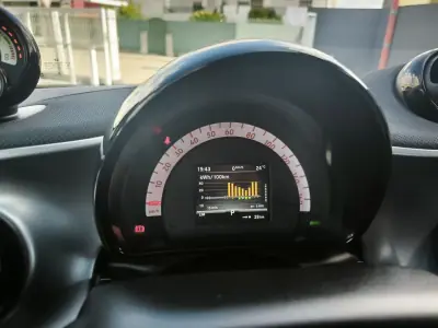 Smart ForTwo Coupé 2021 - 9950 EUR, 102000 km - AUTO.MOTO.pt - 102000km - foto 21 de 32