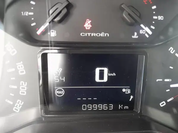 Citroën C3 2021 - 19500 EUR, 99917 km - AUTO.MOTO.pt - 99917km - foto 9 de 13