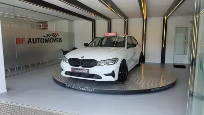 BMW 330 2019 - 22900 EUR, 111028 km - AUTO.MOTO.pt - 111028km - foto 12 de 54