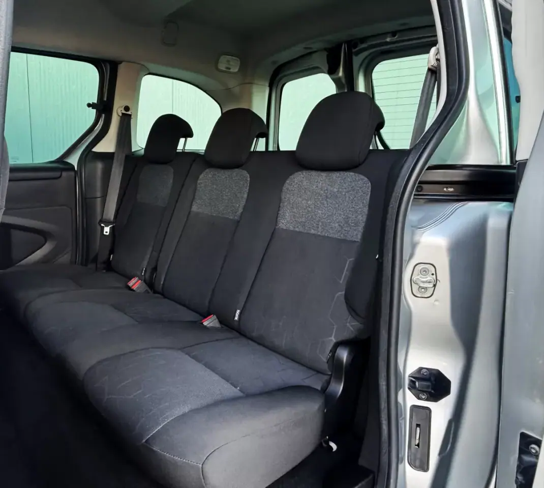 Peugeot Partner 2018 - 14900 EUR, 140000 km - AUTO.MOTO.pt - 140000km - foto 14 de 37