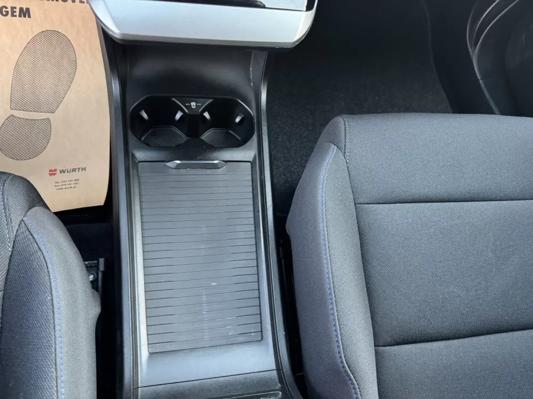 MG MG4 2022 - 18990 EUR, 77000 km - AUTO.MOTO.pt - 77000km - foto 35 de 36