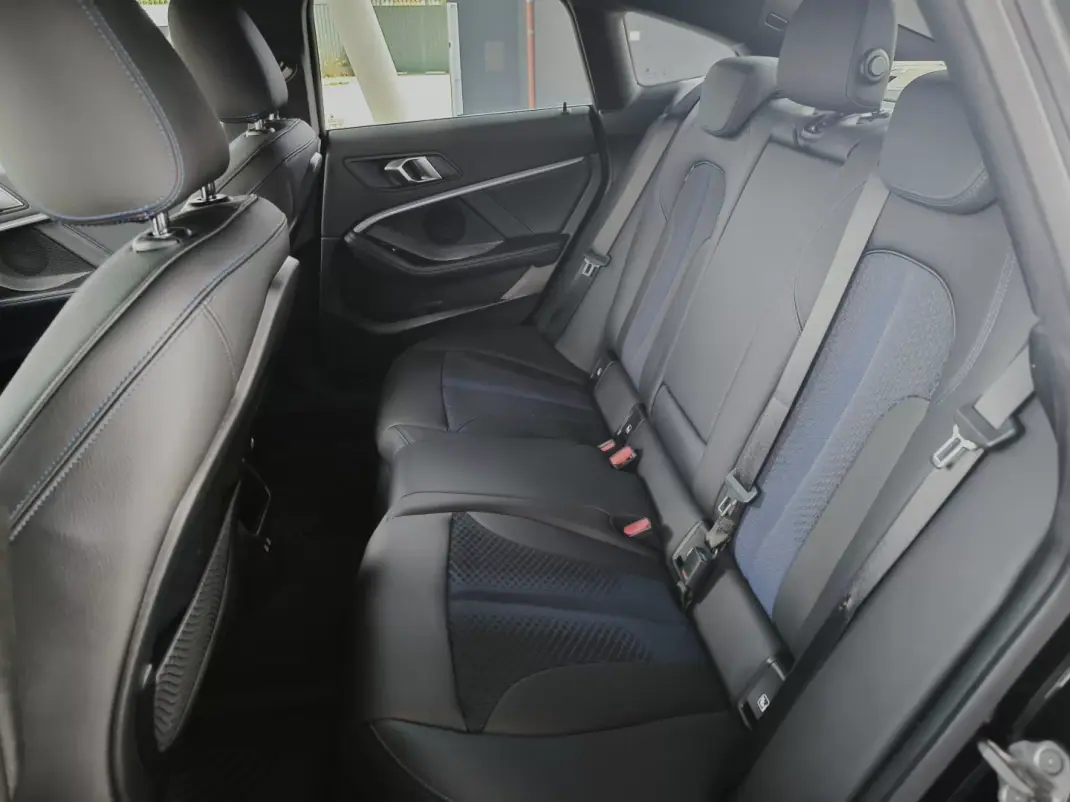 BMW 216 Gran Coupé 2021 - 25950 EUR, 88000 km - 88000km - foto 43 de 59