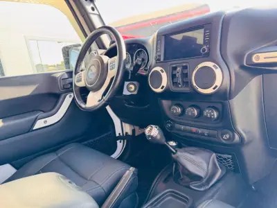 Jeep Wrangler Unlimited 2012 - 69999 EUR, 77000 km - 77000km - foto 10 de 16