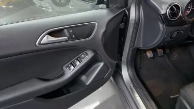 Mercedes-Benz B 180 2017 - 15990 EUR, 120000 km - AUTO.MOTO.pt - 120000km - foto 3 de 27