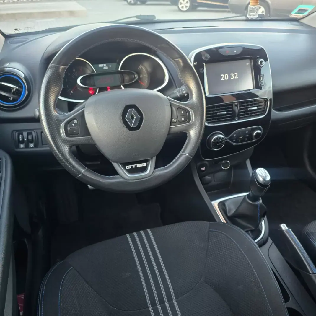 Renault Clio Sport Tourer 2018 - 11950 EUR, 108830 km - 108830km - foto 11 de 21